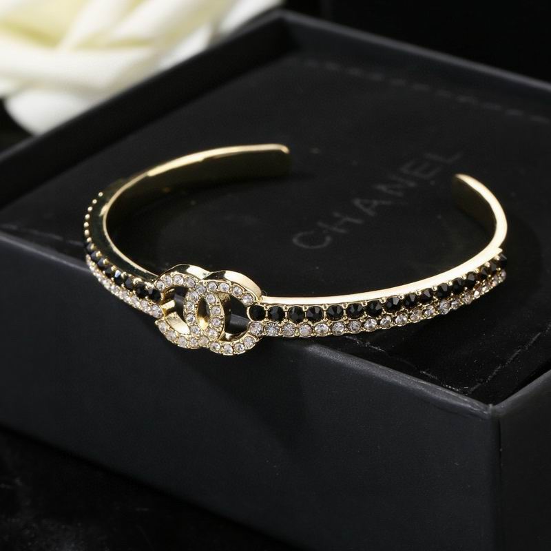 Chanel Bracelet 04yxs76